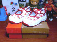 babyshoes.jpg